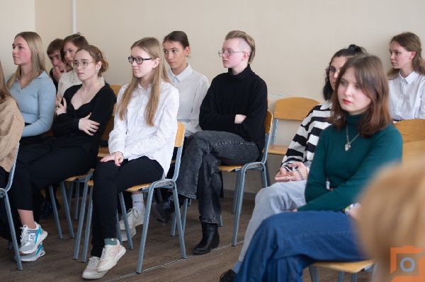Участники прошедшие в финал регионального этапа телевизионной гуманитарной олимпиады «Умники и умницы» Участники прошедшие в финал регионального этапа телевизионной гуманитарной олимпиады «Умники и умницы»