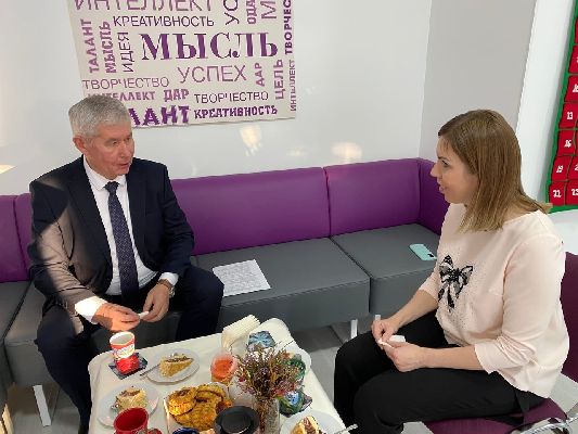 Центр "Интеллект" посетил начальник главного управления по образованию Минской области. Центр "Интеллект" посетил начальник главного управления по образованию Минской области.