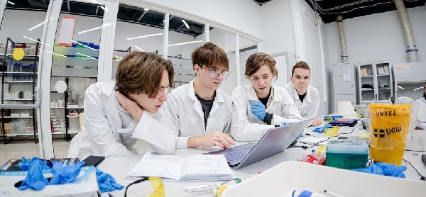 Апрельская образовательная программа «Инфохимия» Апрельская образовательная программа «Инфохимия»